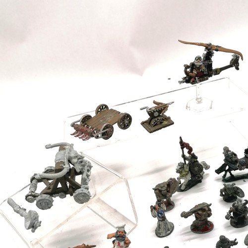 245 - Qty of Warhammer / Citadel painted / unpainted figures inc goblobber dwarf onager catapult war machi... 