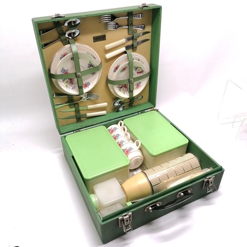 294 - Brexton made in england vintage picnic set in green travel case with original fittings but lacks 1 s... 