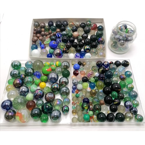 339 - Large quantity of antique and vintage marbles mostly in play worn condition