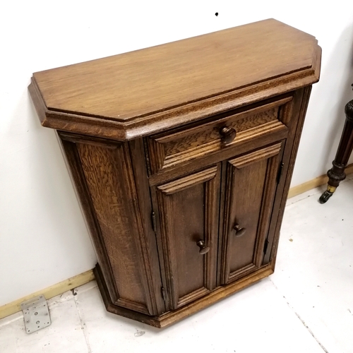 197 - Oak 2 door cabinet with single drawer - 64cm x 28cm x 76cm