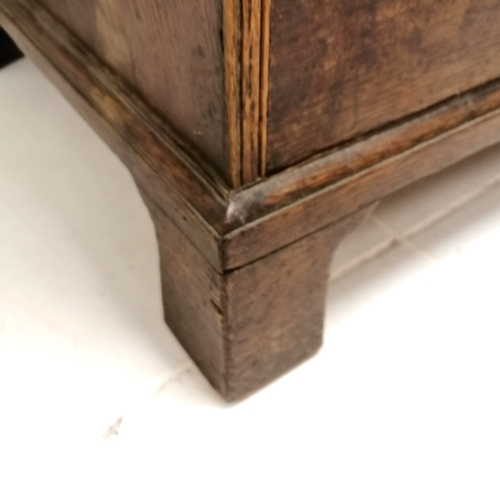 202 - Antique dark oak 2 over 3 chest of drawers on bracket feet with original brass drop handles - 96cm x... 