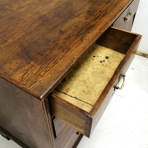 202 - Antique dark oak 2 over 3 chest of drawers on bracket feet with original brass drop handles - 96cm x... 