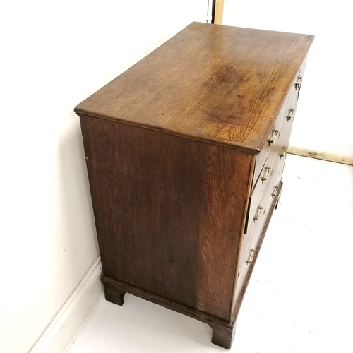 202 - Antique dark oak 2 over 3 chest of drawers on bracket feet with original brass drop handles - 96cm x... 