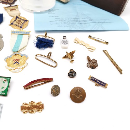 224 - Qty of masonic medallions etc in a Masonic brown leather case - 45cm x 20cm x 7.5cm