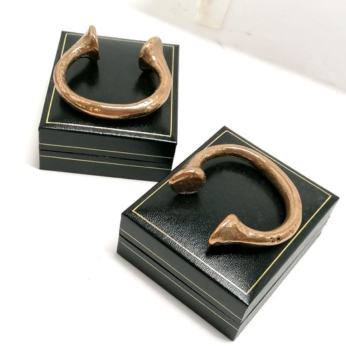 227 - 2 x antique trade bangles recovered from shipwreck (with annotated details from 1843 Douro)