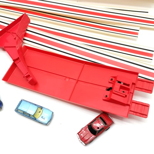 230 - Matchbox streak racing S-400 boxed set - complete but only seems to have 6 x black track connectors ... 