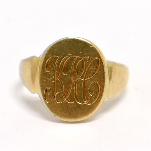 Antique 18ct marked gold small signet ring - size F½ & 3.9g. Marks rubbed