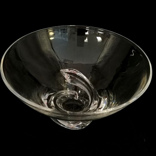 Steuben glass bowl with spiral detail to base - 18cm diameter x 