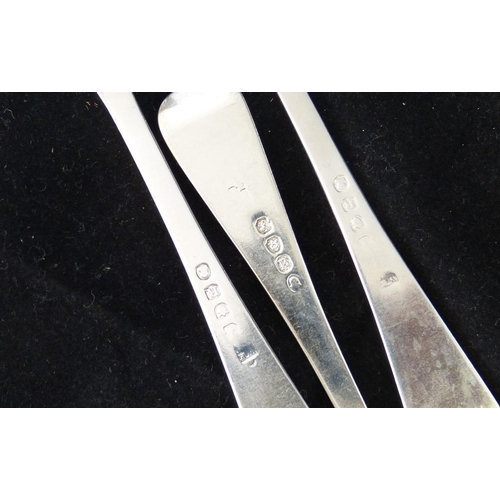 313 - A Harlequin Set of 6 Bright Cut Forks, London 3 x 1812, 3 x 1825, 8.6oz  