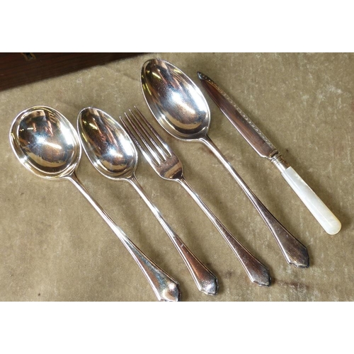 325 - A Mappin and Webb Silver Plated Flatware Service (1 butter knife odd) in fitted oak canteen, 53cm wi... 