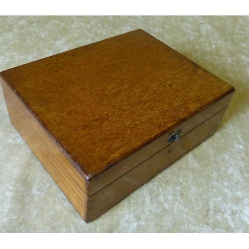 614 - A Set of Balance Scale Weights in fitted mahogany case, 13cm wide  