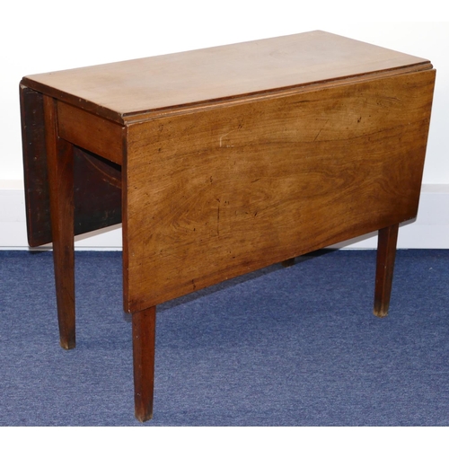 624 - A 19th Century Mahogany Drop Leaf Dining Table on square tapering legs, 1m 19cm x 92cm open