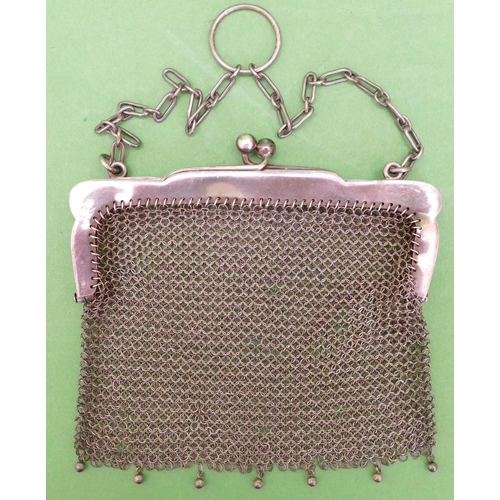 234 - A 925 Silver Ladies Mesh Purse with chain, 12cm wide, 82.5g.