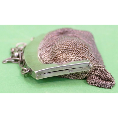 238 - A 925 Silver Ladies Mesh Evening Purse with chain, having inner shabby leather interior, 13.5cm wide... 