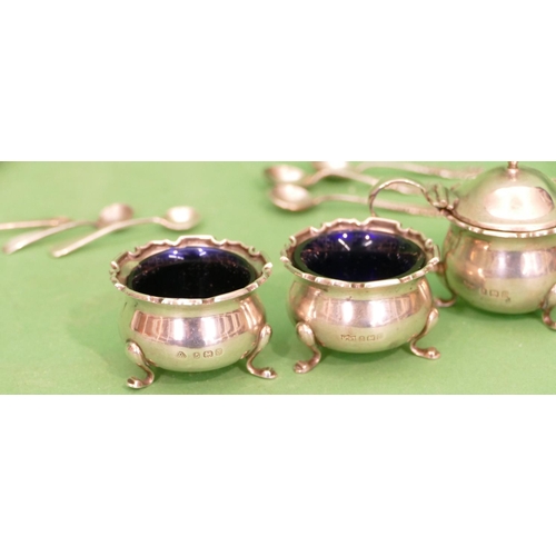 332 - A 6 Piece George V Silver Bulbous Shaped Condiment Set on splayed feet with crinkled rims, comprisin... 