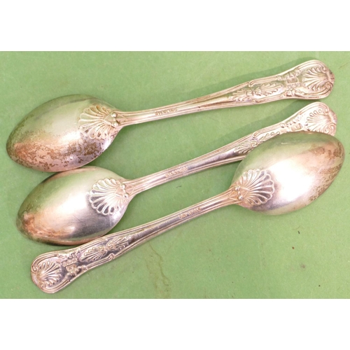 338 - A Set of 6 Sheffield Sterling Silver Kings Pattern teaspoons in fitted case, 3.4oz.