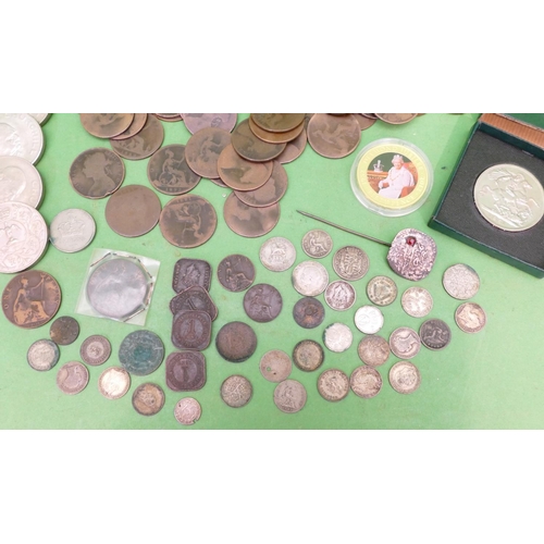 489 - A 1951 Festival of Britain Silver Crown, a 1903 Edward VII Penny and a small quantity of various oth... 