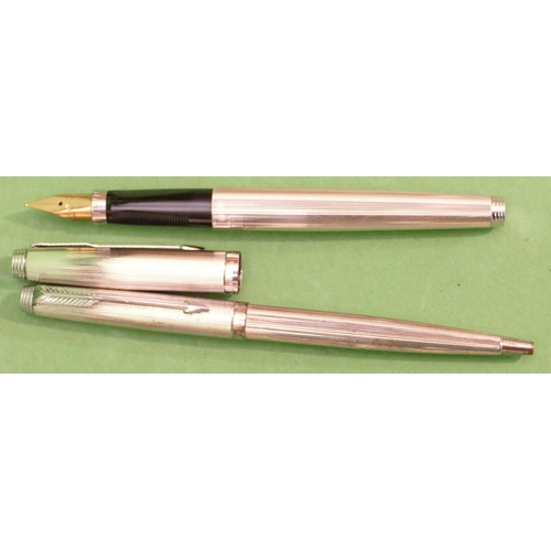 501 - A Parker French Fountain Pen having 14ct gold nib, also a matching ballpoint pen (2).