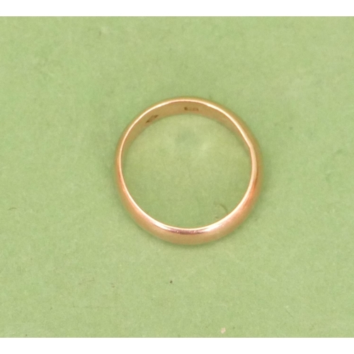 578 - A 14ct Gold Wedding Ring, size N/O, 5.3g.