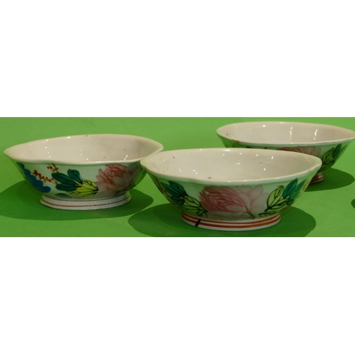 12 - 4 x Oriental Round Scallop Shaped Shallow Bowls on white ground with multicoloured, floral, leaf, in... 