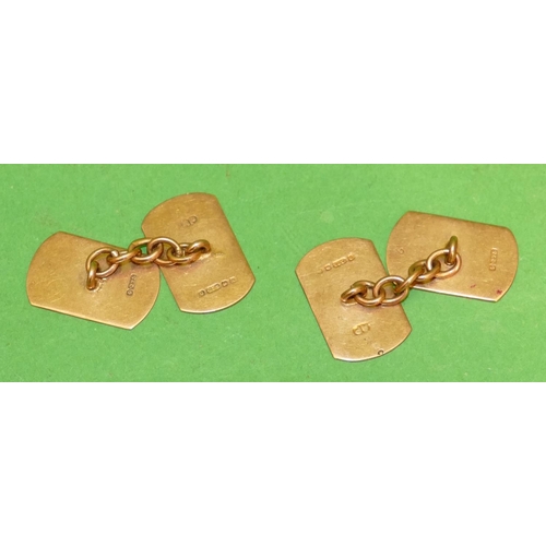 528 - A Pair of 9ct Gold Gentleman's Cufflinks engraved with monograms, 5g.