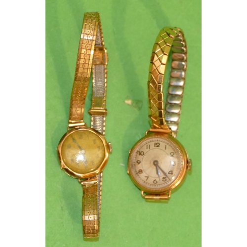 539 - A 9ct Gold Centaur Ladies Circular Wristwatch with Arabic numerals, having expanding strap bracelet,... 