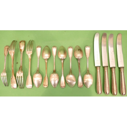 316 - A Set of 7 x 800 Silver Coloured Metal Dessert Spoons, 3 matching dinner forks, 1 x smaller fork and... 