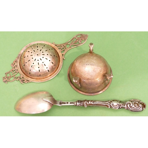 349 - A Sheffield Silver Tea Strainer with matching stand on splayed hoof feet, 1.7oz, also a Victorian si... 