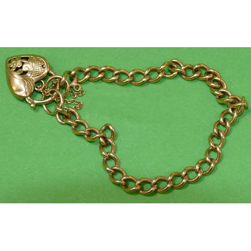 463 - A 9ct Gold Bracelet having pierced padlock clasp, 18.1g.