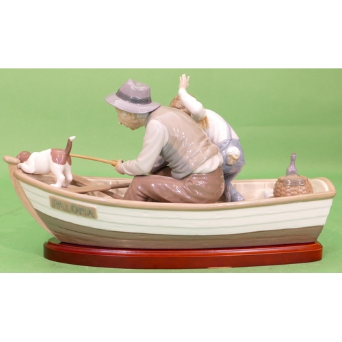 52 - A Lladro Porcelain Group 