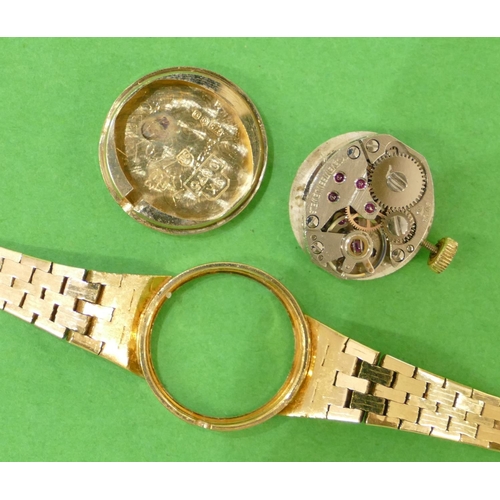 584 - A 9ct Gold Ladies Rotary Circular Wristwatch with matching strap bracelet, weighable gold 15.2g (no ... 