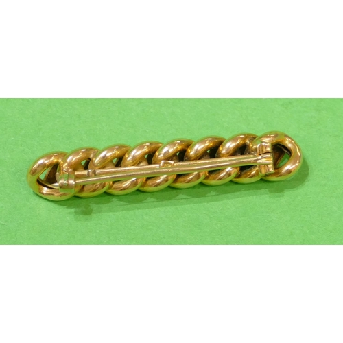 596 - A 15ct Gold Twist Bar Brooch, 4.8cm long, 7.3g.