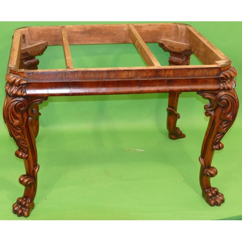 876 - A 19th Century Carved Walnut Centre Table having green marble top, on 4 cabriole legs with raised ca... 