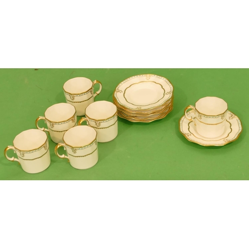 136 - A Set of 6 Royal Crown Derby 