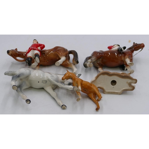 134 - A small Beswick chestnut horse 8.5cm high, a Beswick figure of a horse on white ground (ear chipped)... 