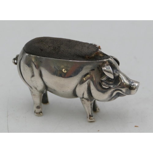 293 - An Edward VII silver pin cushion in the form of a pig, Birmingham 1905, 5.2cm long