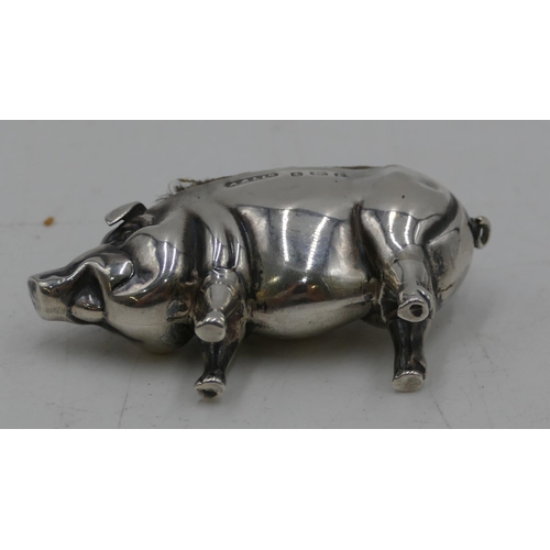 293 - An Edward VII silver pin cushion in the form of a pig, Birmingham 1905, 5.2cm long