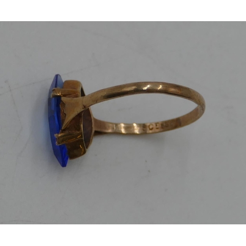 430 - A 9ct gold ladies ring set with blue stone, size P, 2 grams gross.