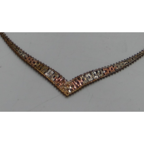 434 - A 9ct 3-coloured gold necklace, 10.9 grams.