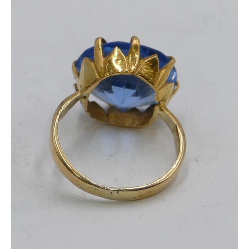 611 - A Continental gold ladies ring with circular pearl blue stone, size L, 4.9 grams gross