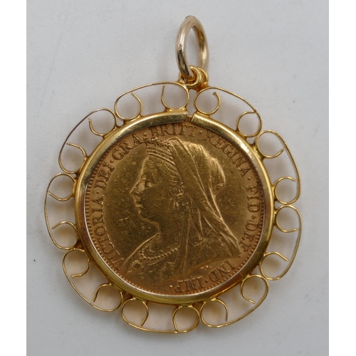 615 - A Victorian gold sovereign mounted in 9ct gold pendant setting with pierced rim, 1896, 10.5g