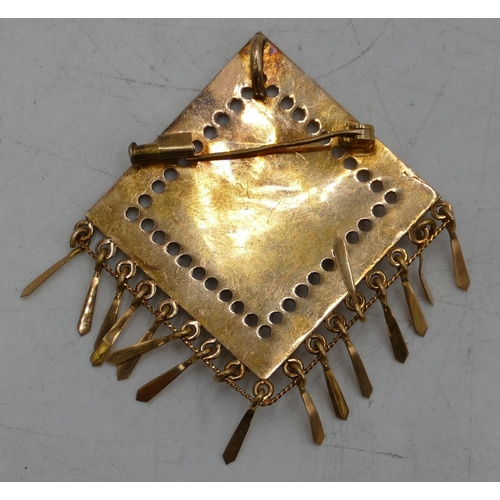 648 - A high carat gold Arabic triangular shaped brooch/pendant with drop tassels, inscription to centre, ... 