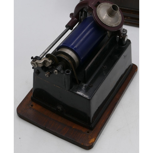 812 - An Edison Gem Phonograph in oak case (no horn) (working)