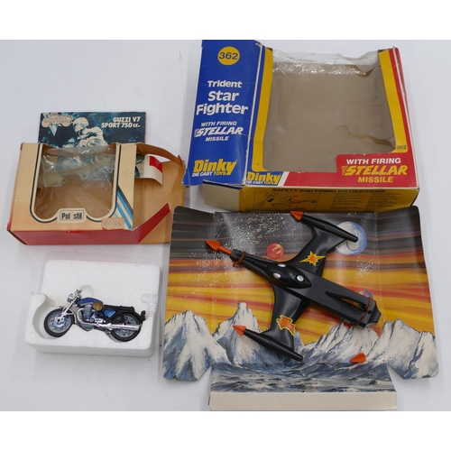 818 - A Dinky diecast trident style fighter with firing stellar missile 362, boxed (box in need of restora... 