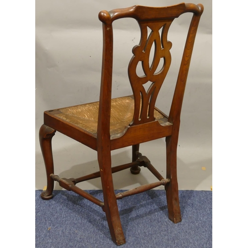 879 - A George III mahogany country single chair with pierced splat backs, wicker drop in seat on cabriole... 