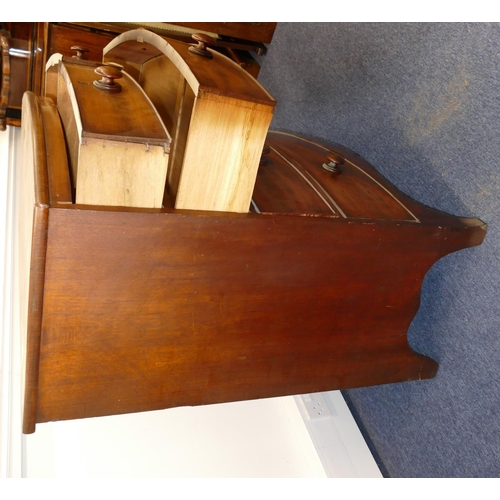 887 - A 19th Century mahogany bow fronted chest of drawers, 2 short, 3 long graduated drawers with wood kn... 