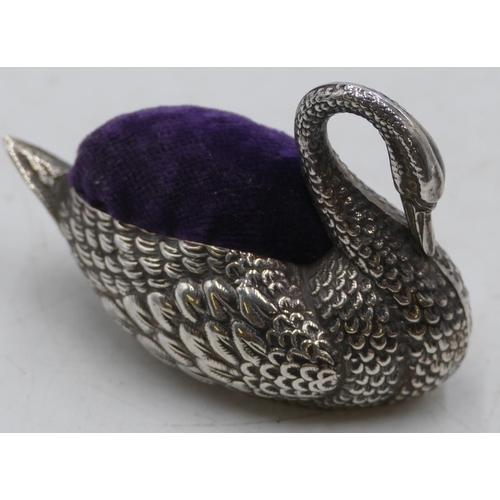 203 - An Edward VII novelty silver pin cushion of form of a swan, Birmingham 1907, makers mark A & L Ltd, ... 