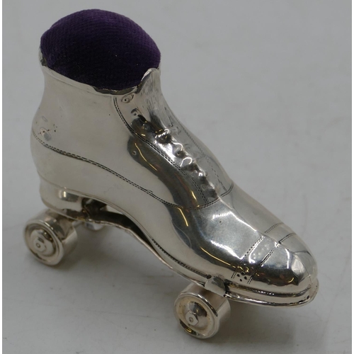 204 - A George V novelty silver pin cushion in form of a roller skate, Birmingham 1910, makers mark C & N,... 