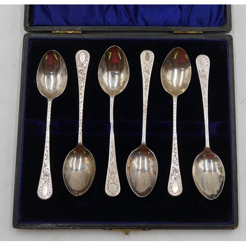 225 - A set of 6 Edward VII silver teaspoons with engraved handles, in fitted black leather case, Birmingh... 