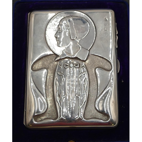 230 - An Edward VII silver Art Nouveau card case with embossed figurehead, floral and ribbon decoration, h... 